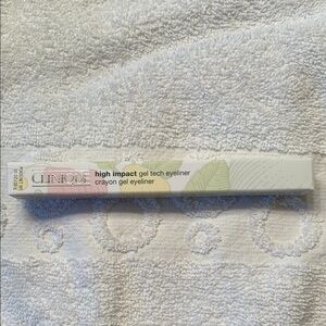 Clinique High Impact Gel Tech Eyeliner in White and Green Packaging